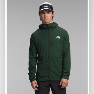 New with tags! Men’s Summit FUTUREFLEECE Full-Zip Hoodie Pine Needle Large